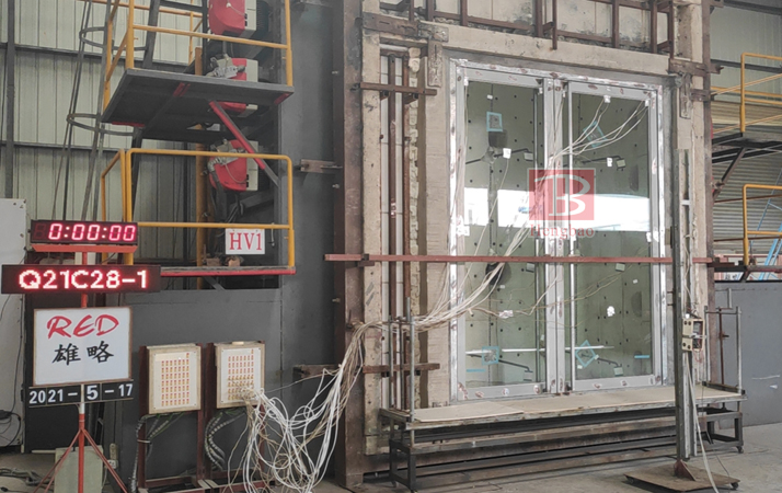 喜訊！恒保2500x3000超大尺寸玻璃防火門順利通過歐標EI60防火測試！